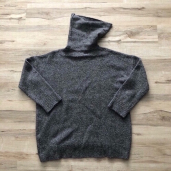 H&M Wool & Alpaca Blend Gray Turtleneck Sweater - Picture 3 of 6